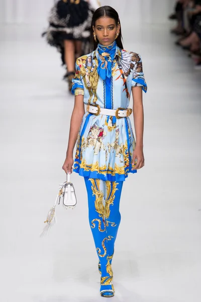 Look 24